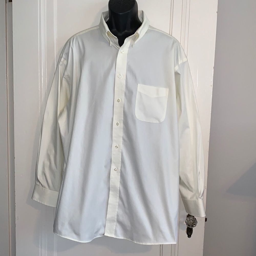 Roundtree & Yorke off white dress shirt